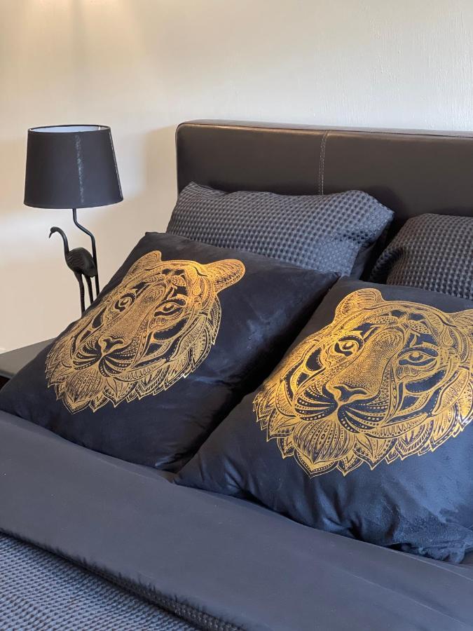 Casa de Férias Le Troglo'gîte, 500m à Pied Du Zoo De Beauval Seigy